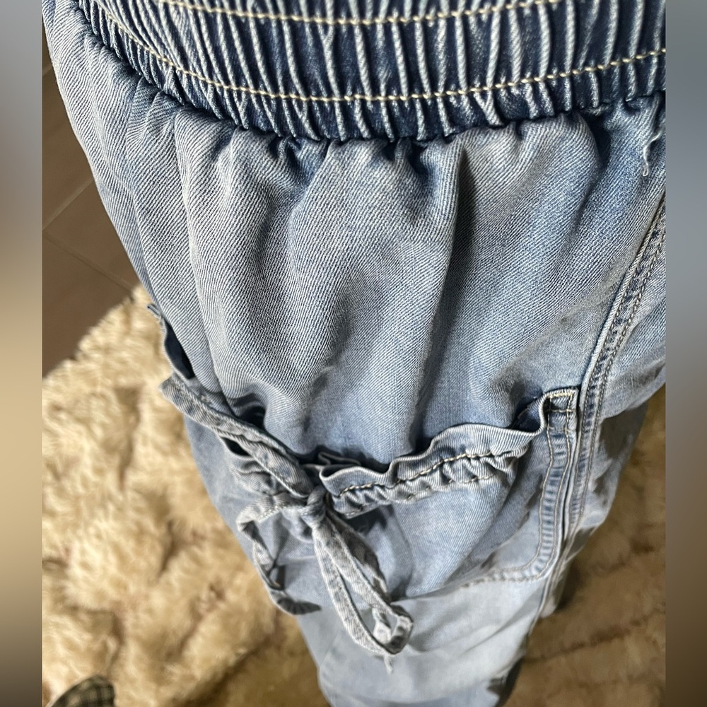 Easel Chambray Boho Balloon Joggers - Picture 12 of 15